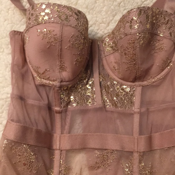 Victoria Secret lingerie - Picture 3 of 7